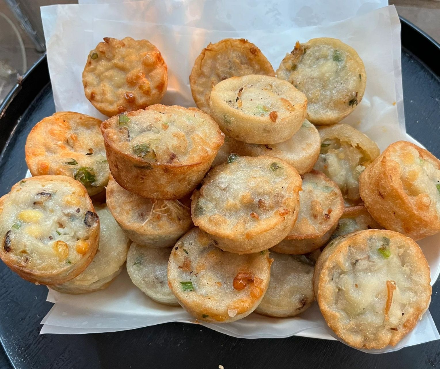 潮汕猪脚圈    	 外皮:面粉 粘米粉(面粉要比粘米粉多 我没有比例超市