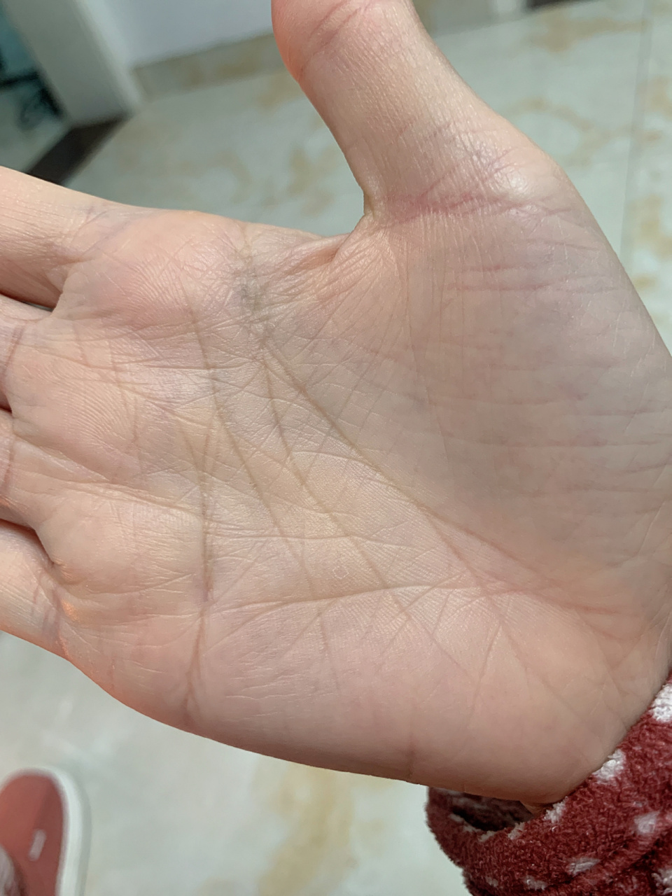 四条线的手掌纹 有比我更奇特的吗?