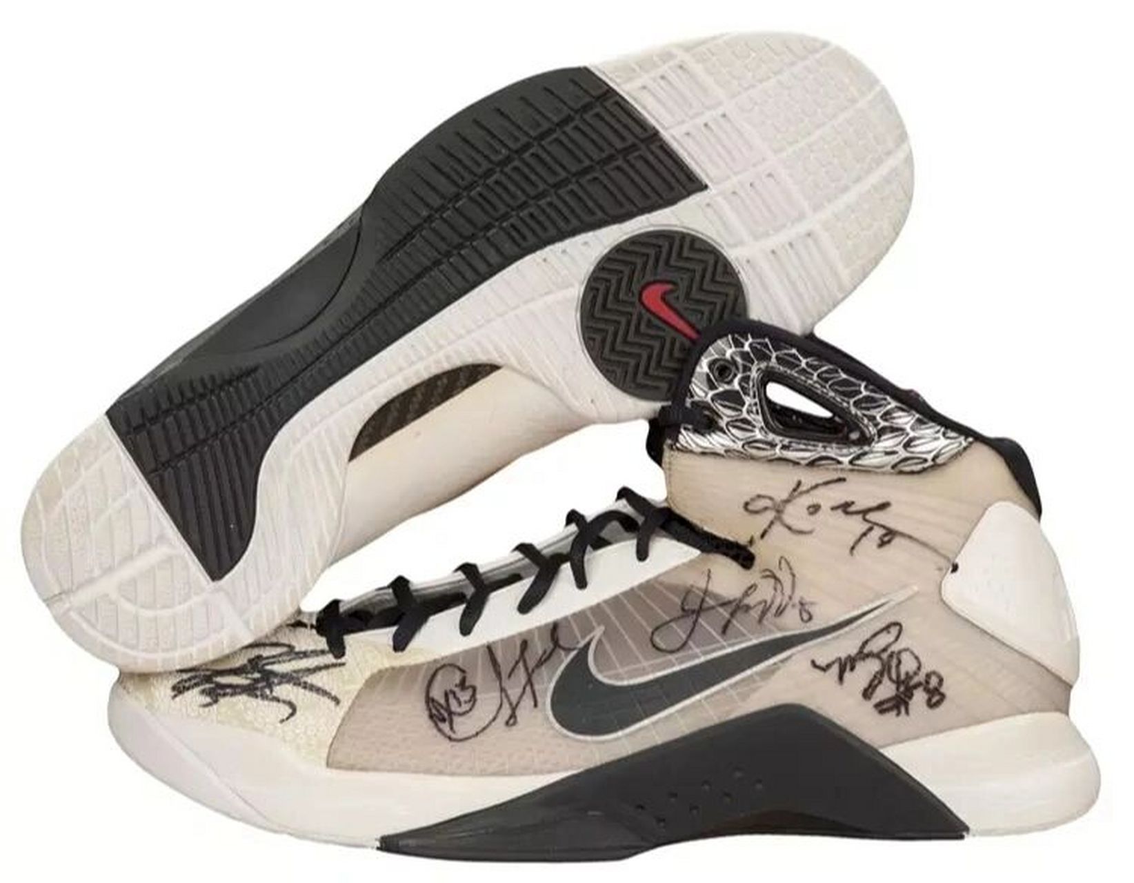 nike hyperdunk 08 supreme "大蛇" 作为开创 hyperdunk 实战性能系列