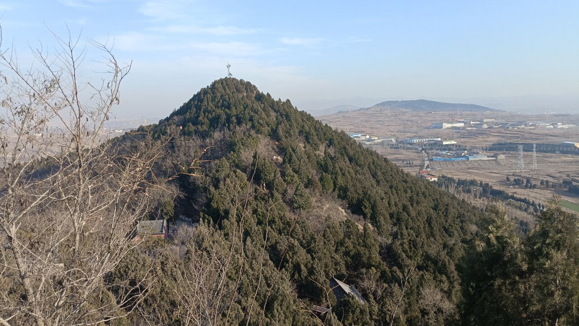 三台山 三台山位于淄川的南部,是一个充满自然和人文资源的美丽之地