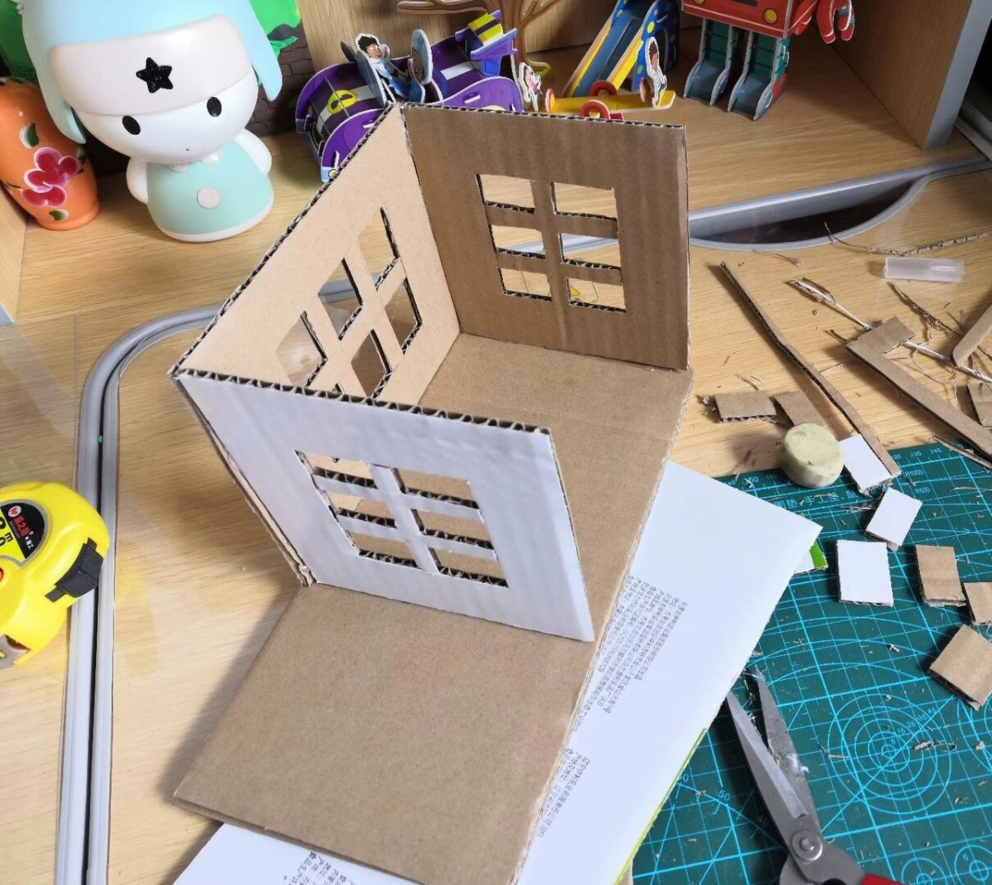 废旧纸壳制作小房子(附过程)