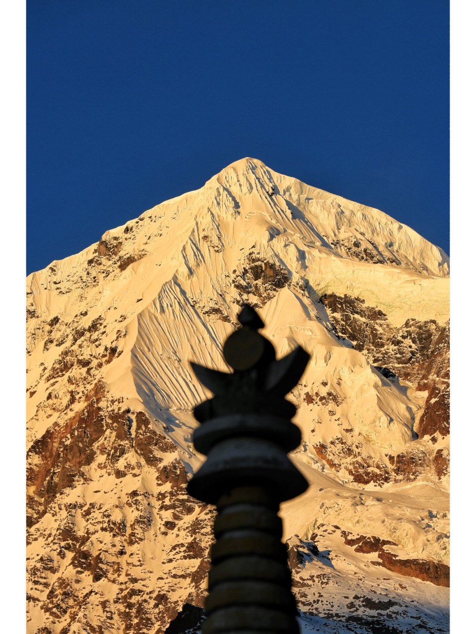 梅里雪山日照金山 特写高清竖屏 梅里雪山日照金山 特写高清竖屏 壁纸