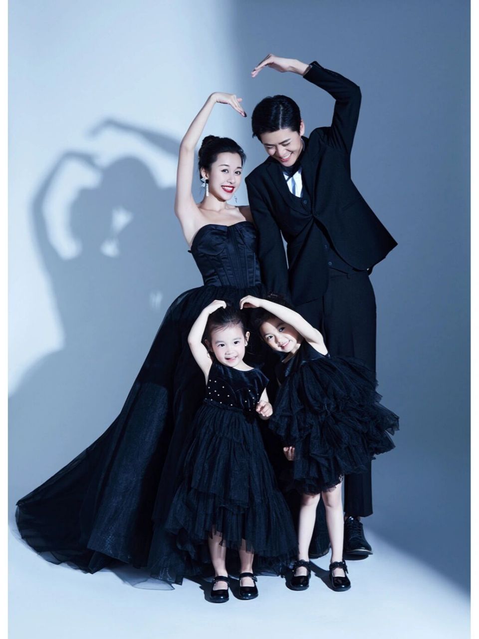 "家有儿女"拥有双倍的幸福 一幅幅美好温馨的画面 把这些温馨自然