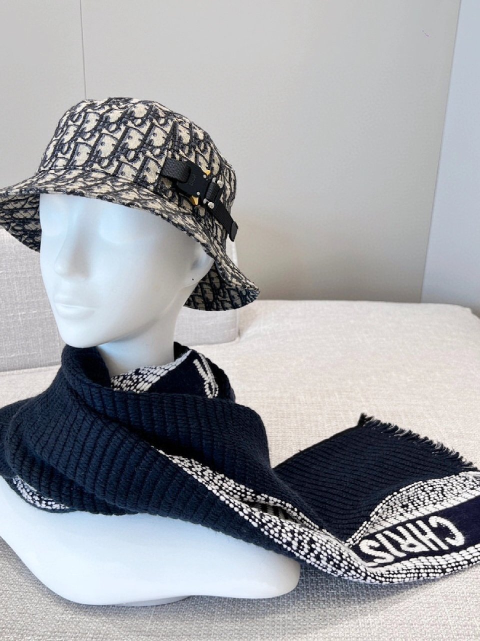 海军蓝学院风|迪奥dior秋冬新款双面围巾 dior羊毛真丝混纺双面围巾