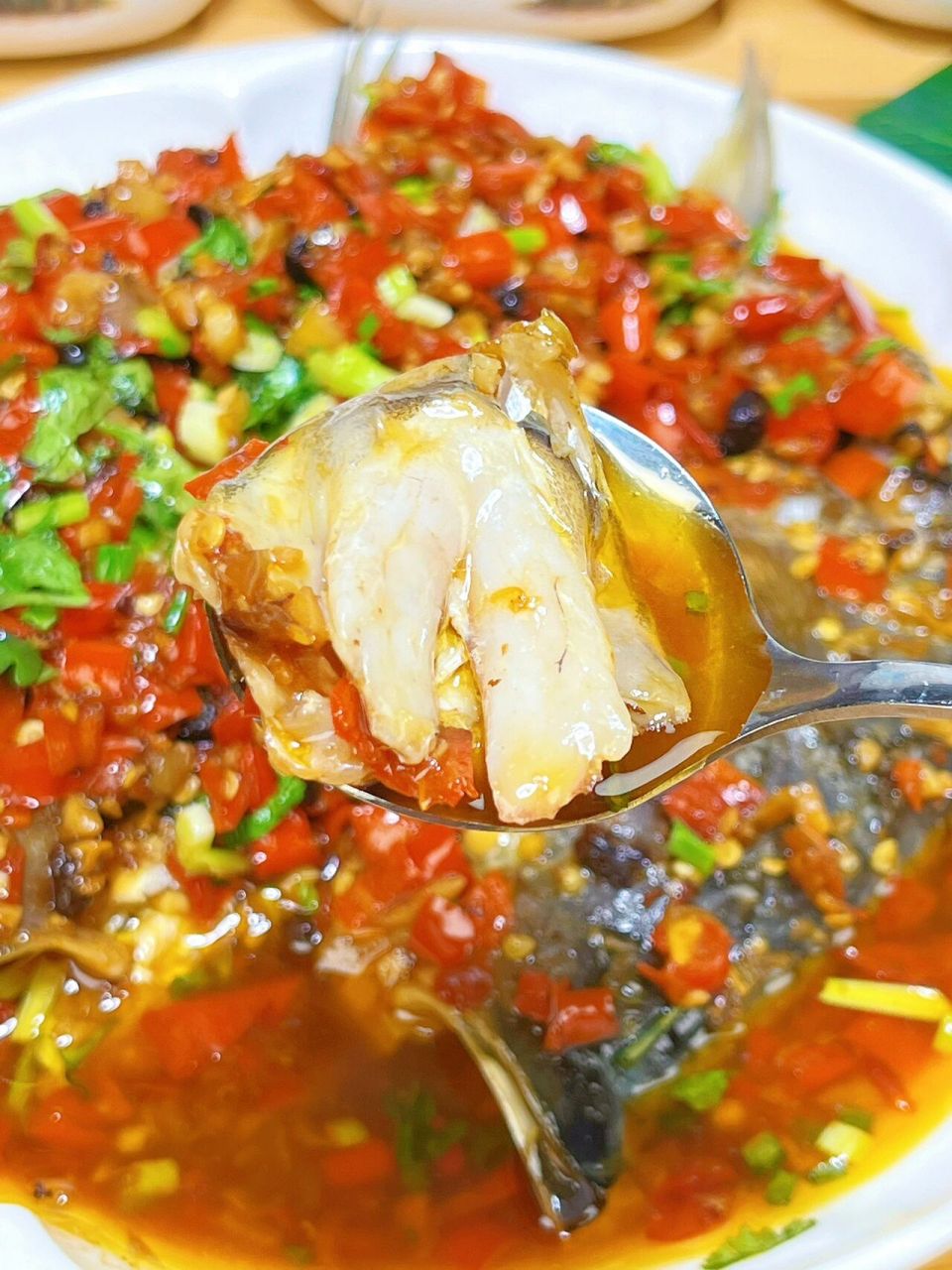 家庭版教程来了 这样做出来的剁椒鱼头,肉嫩味美,三碗米饭都不够吃