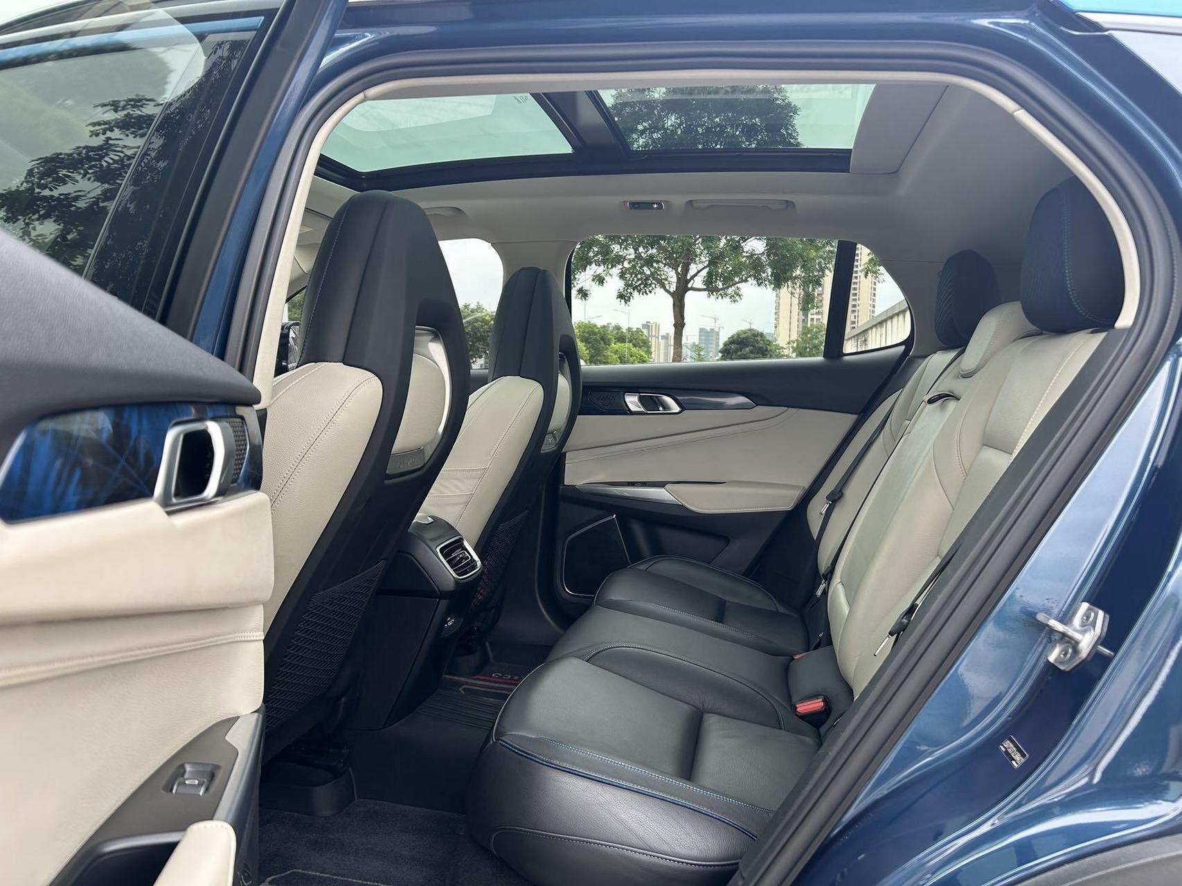 卖7.8万  2017款领克01  2.0t耀pro版 2018年12月上牌,行驶4.