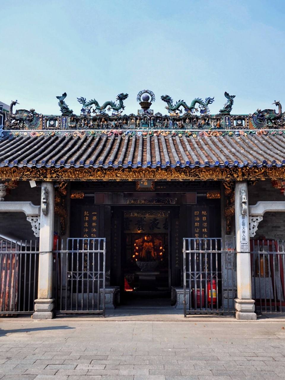 仁威庙位于广州龙津西路仁威庙前街,庙宇始建于宋朝皇祐四年(1052年)