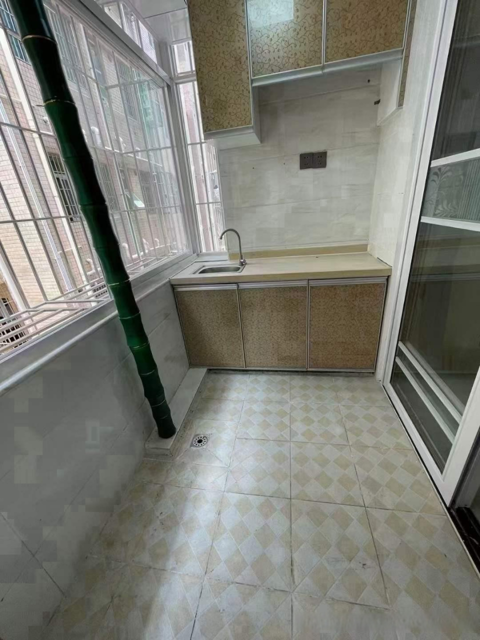 坂田象角塘吉祥花园,岗头地铁站一百米,华为地铁站,雪象地铁站也近在