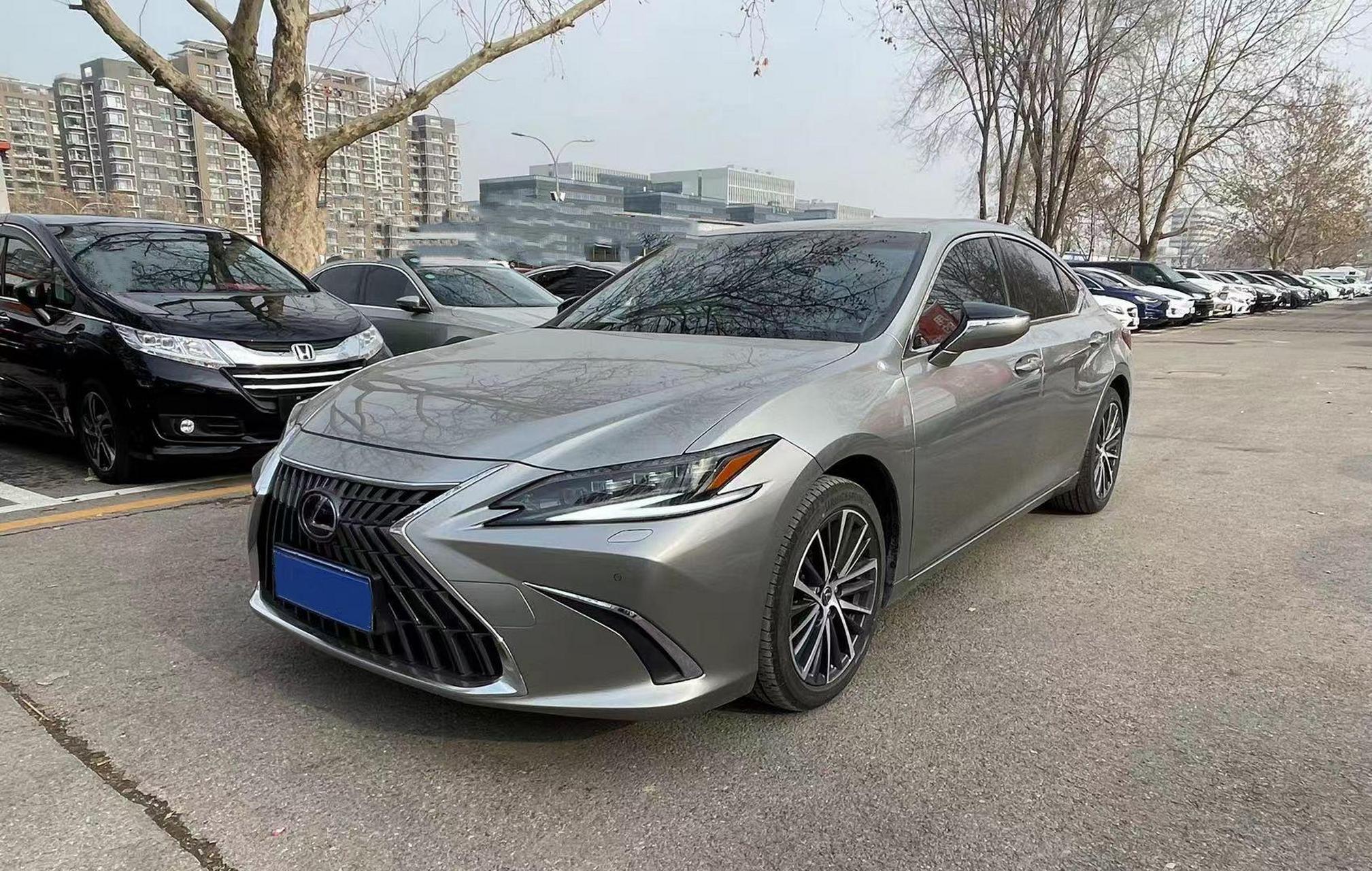 雷克萨斯es2022款300h臻.雷克萨斯es 2022款 300h 臻享版 2023年上牌.