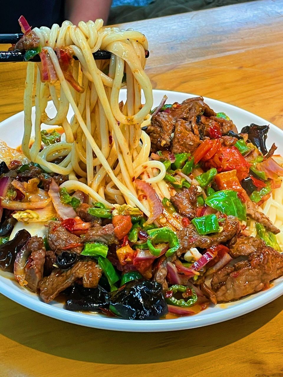 偶遇正宗新疆拌面 饿了,但不知道吃什么.