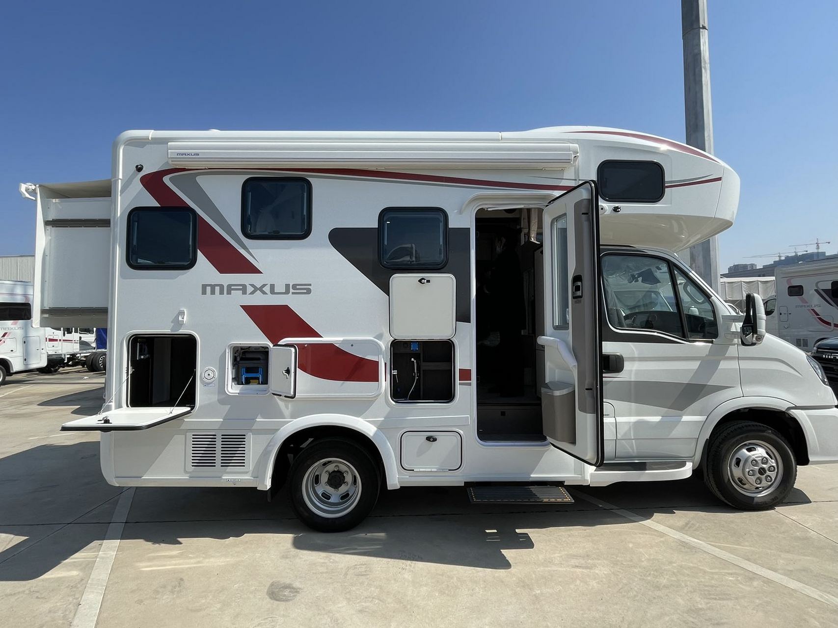 上汽大通原厂房车生活家h90双拓展特价43.98w起