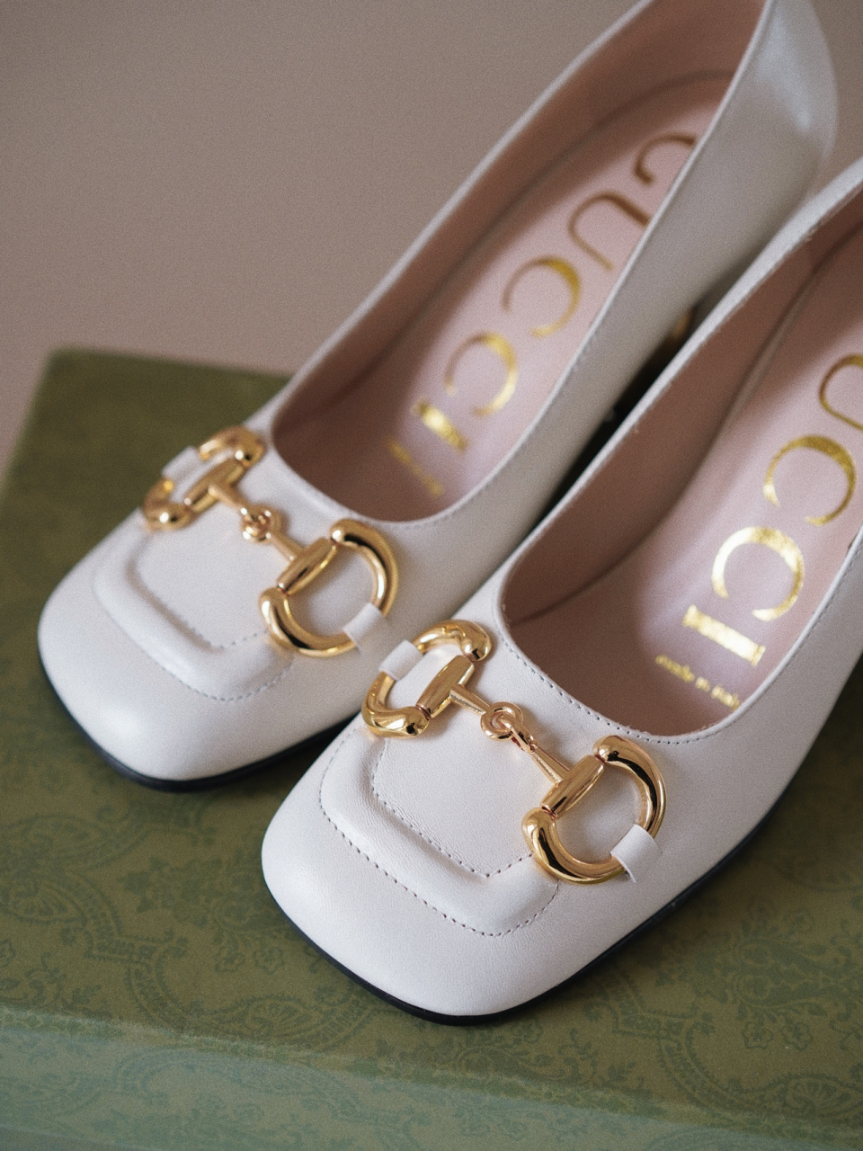 gucci2021早春新款马衔扣粗跟复古鞋太好看! 这双真的太好看了!