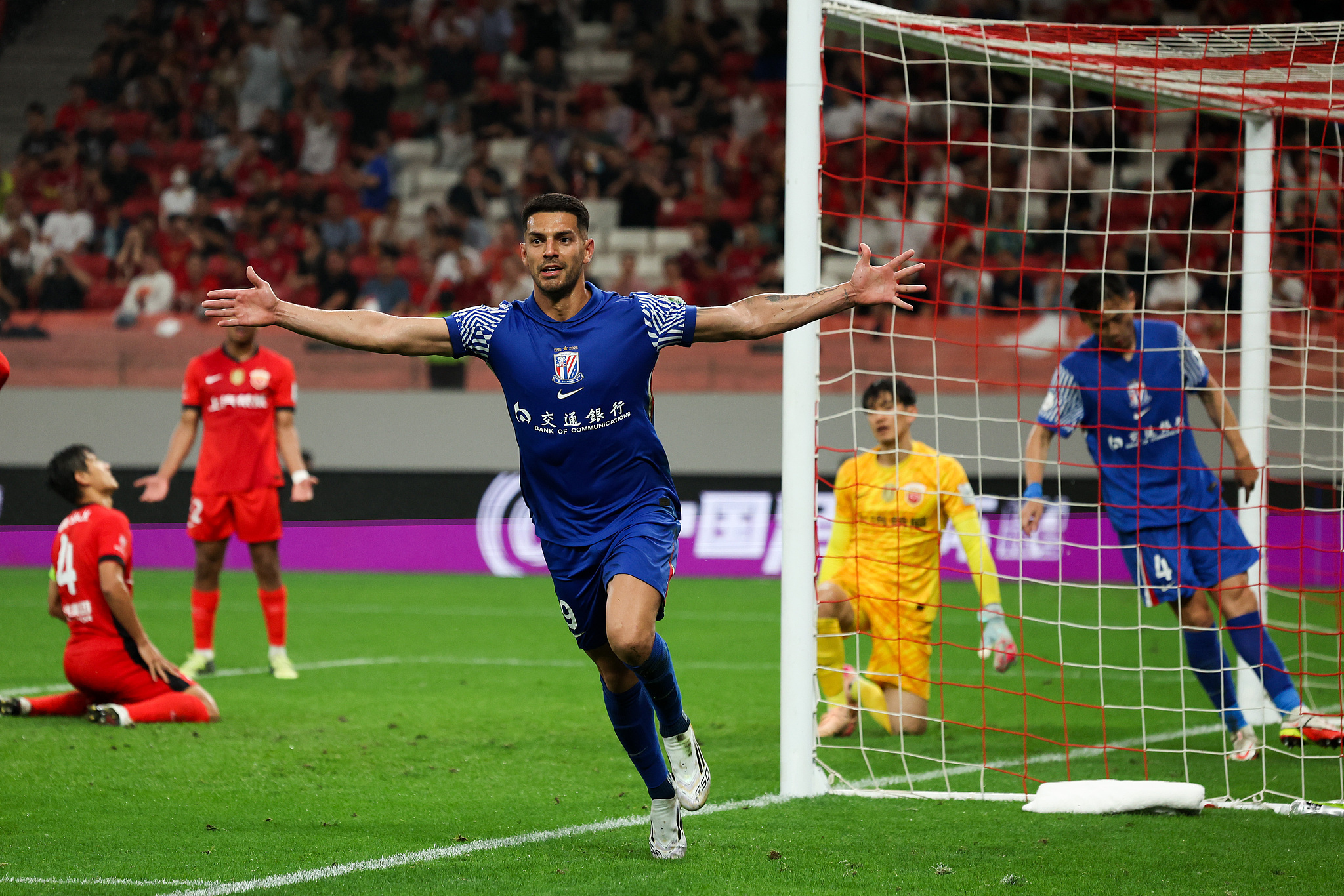 上海申花客场大胜重庆斯威，强势继续的简单介绍