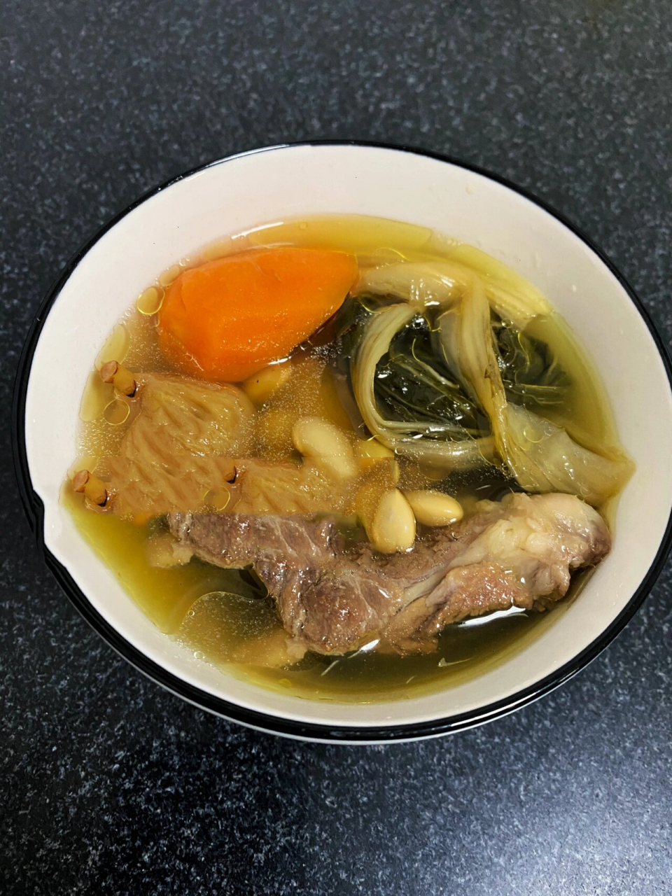 养肺清肺92润燥止烦|无花果黄豆菜干猪骨汤 春主升发,若气温上升过