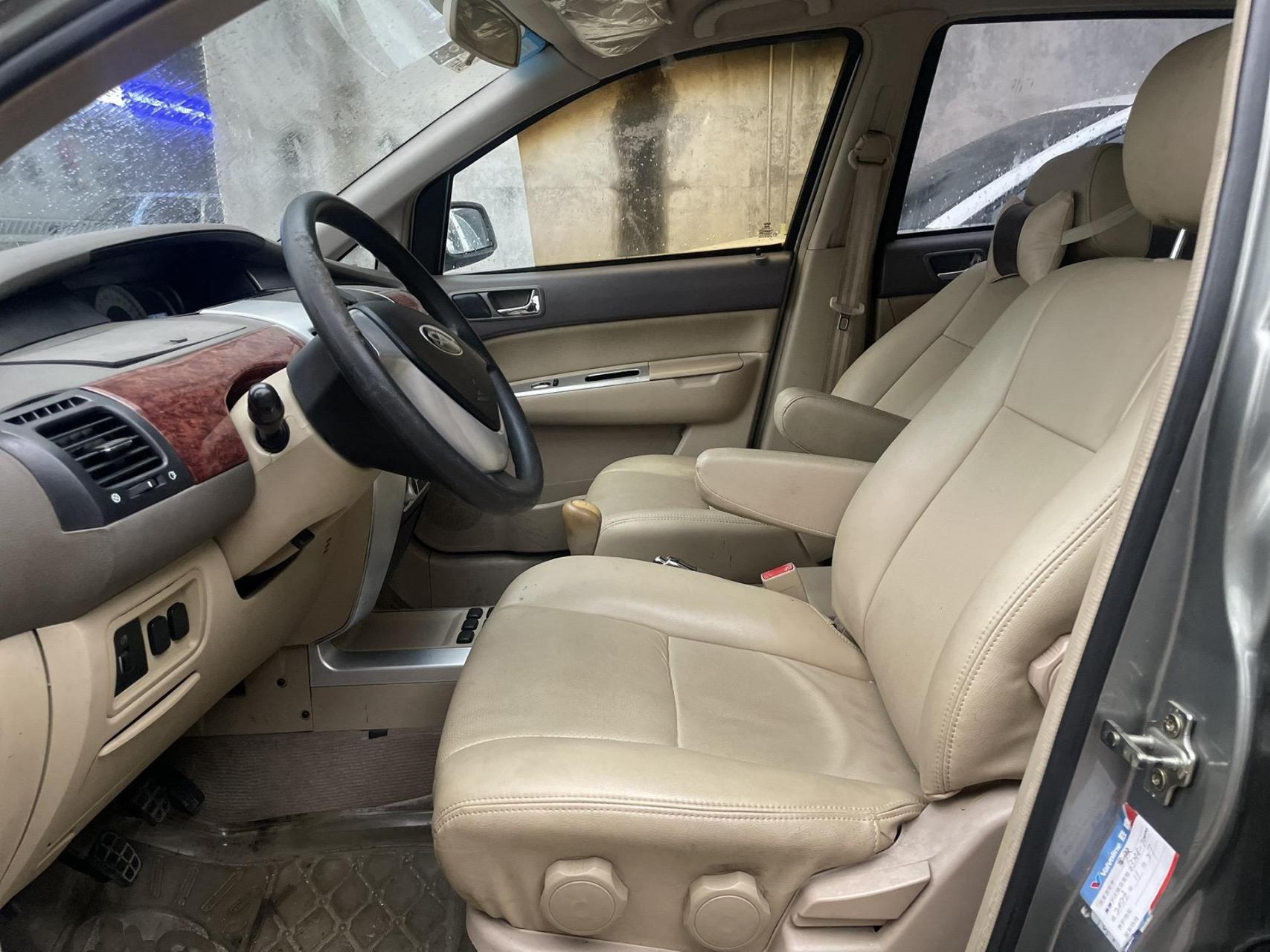 七座商务代步车.2010年奇瑞v5 1.