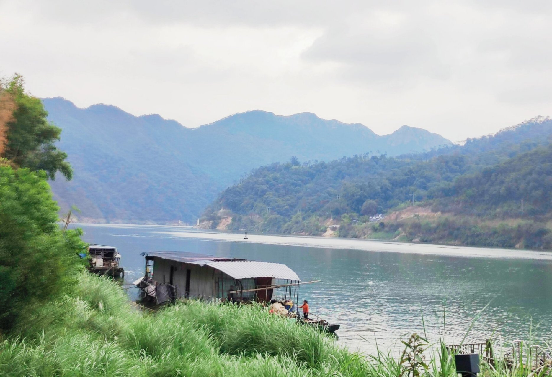 推荐一个周末旅游景点:广东清远飞霞山 飞霞山是广东八大名山之一