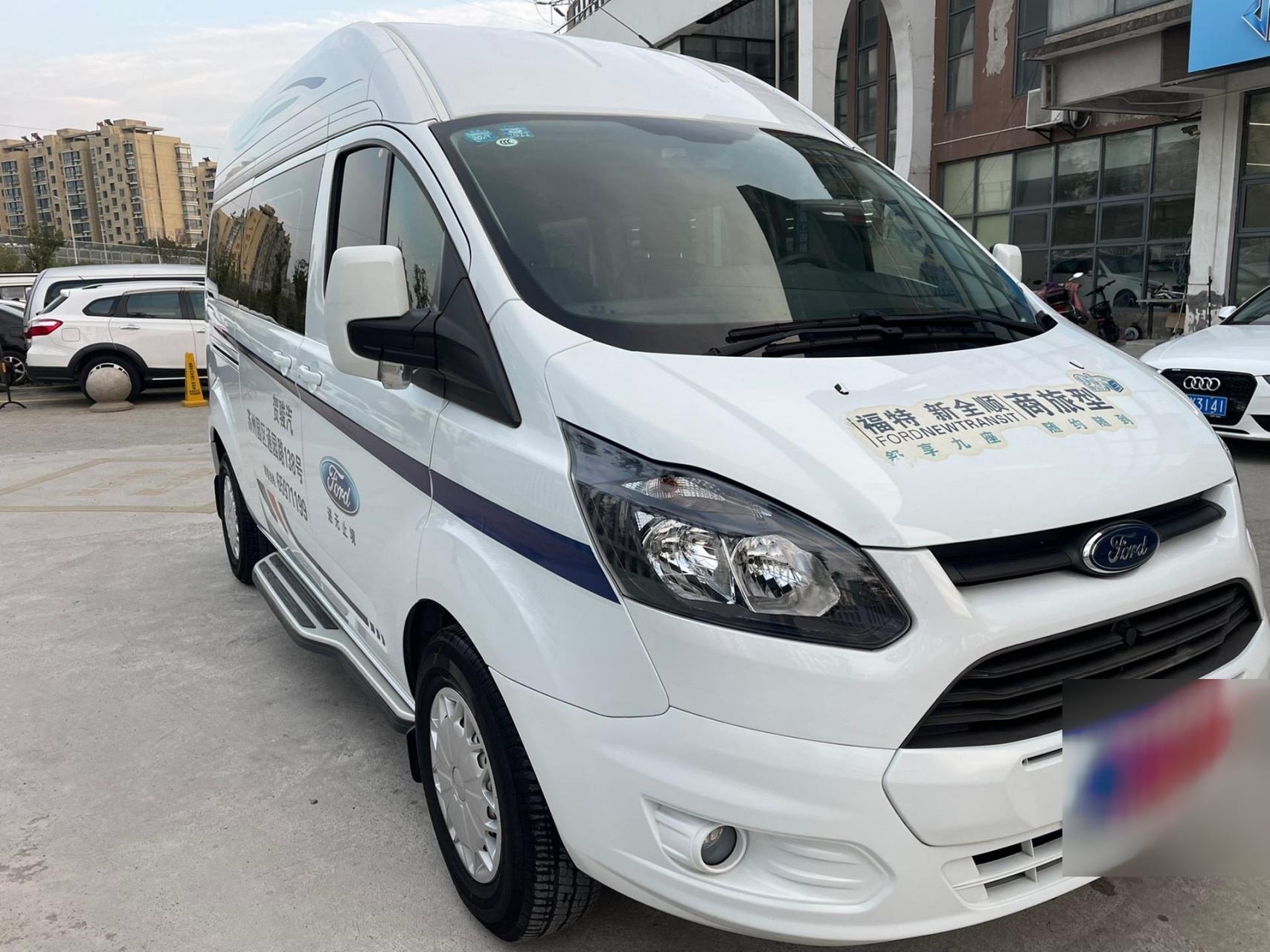 刚到一台试乘试驾福特新全顺9座商旅版2020年4月上牌,真皮座椅,中央