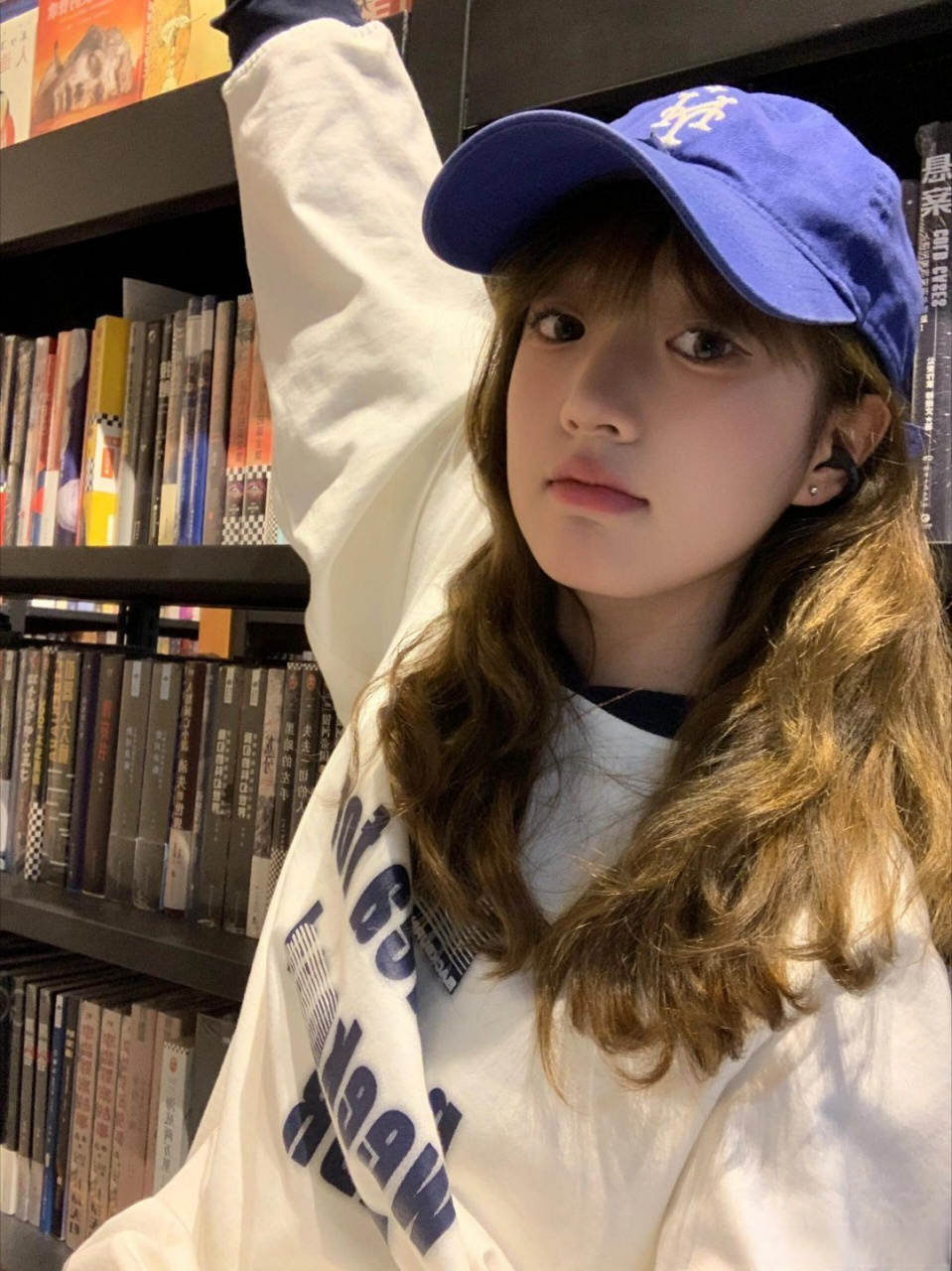 我是个干净的人,既没有恋爱的酸臭,也没有金钱的铜臭 广州 校花