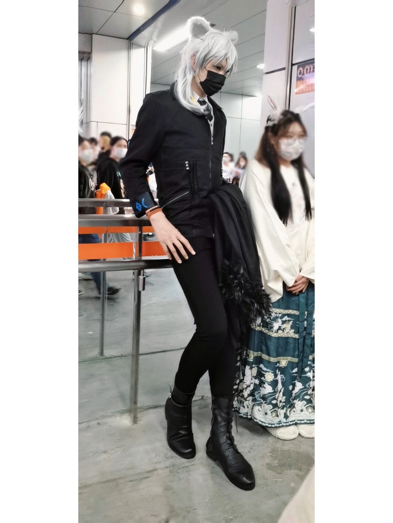 已知左边穿上鞋172 求这个银灰到底有多高