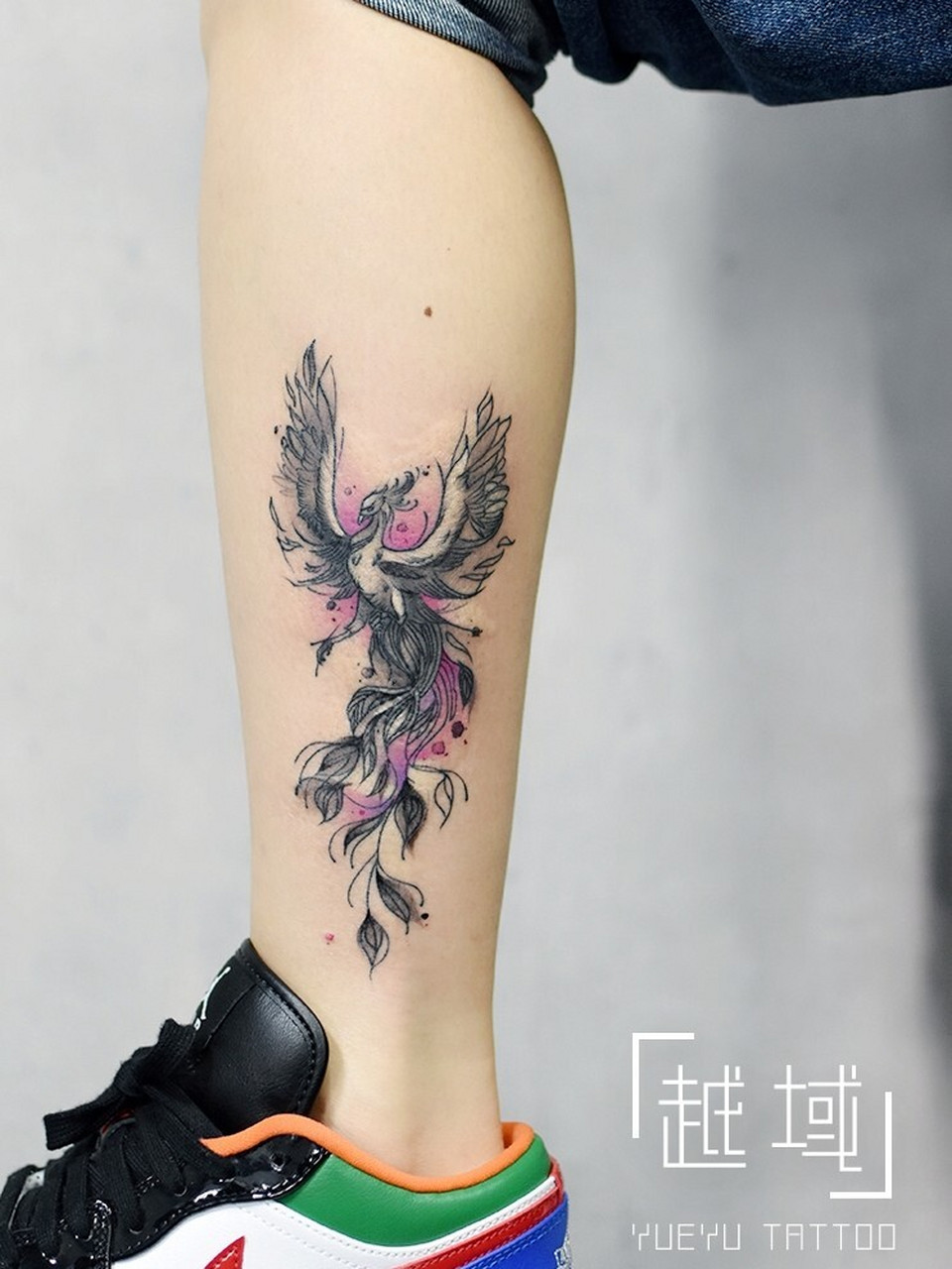 女生大腿纹身图案酷图片