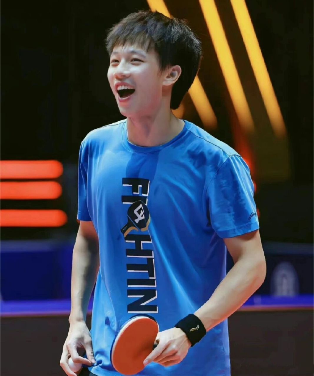 国乒壁纸(林高远篇) 高远性格太好了,真的给人温温柔柔的感觉,他真的