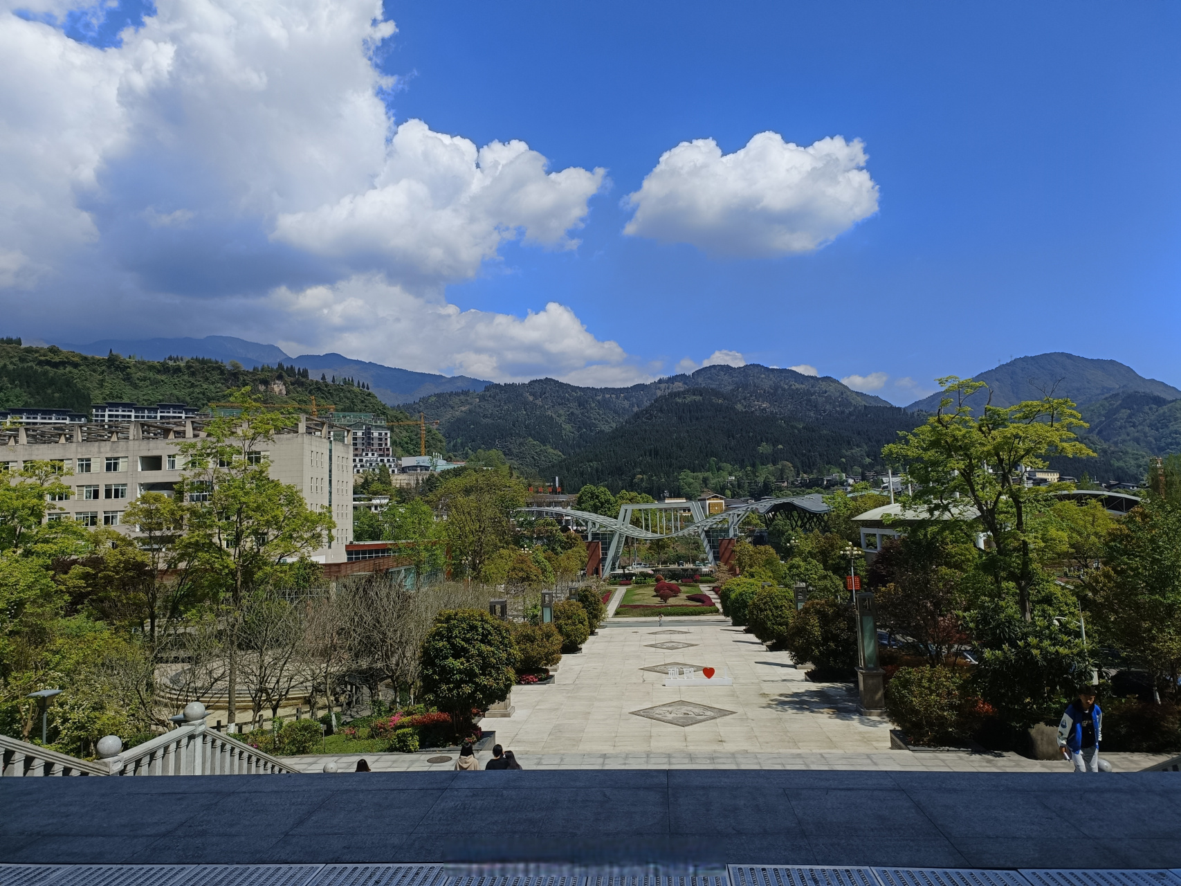 阿坝师范学院#早晨别忘记给自己一个心理暗示:美好的一天开始了,快乐