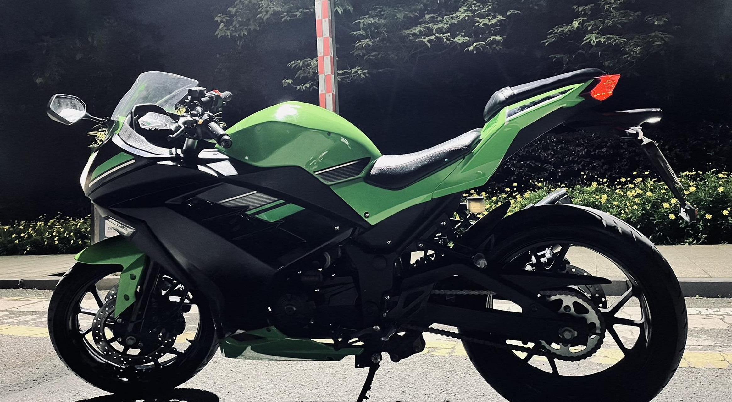 18年金翌小忍者200cc 地库长大的车子 2700公里 车子稳定 好骑 提速快