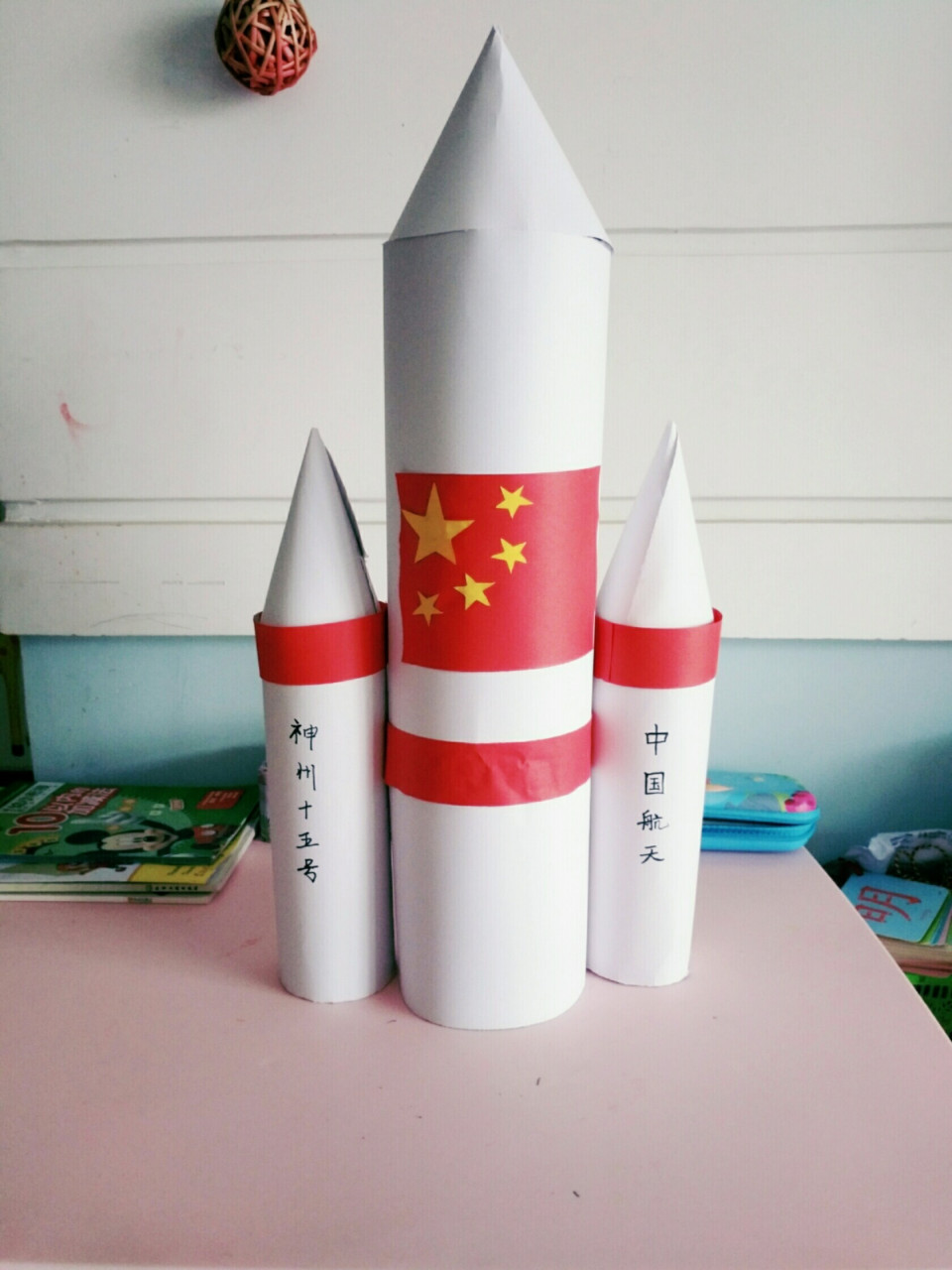 童心向党主题 手工作品 全幼儿园的手工作业,辛苦一晚上,终于让小朋友