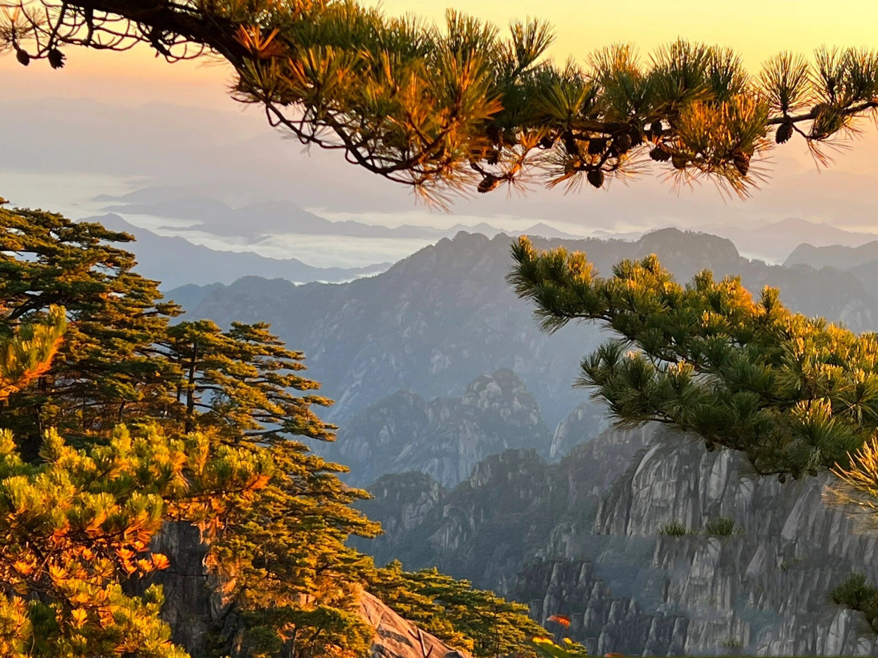 黄山顶食宿推荐(看云海)92 按照2日游路线第一天玉屏索道上,第二天