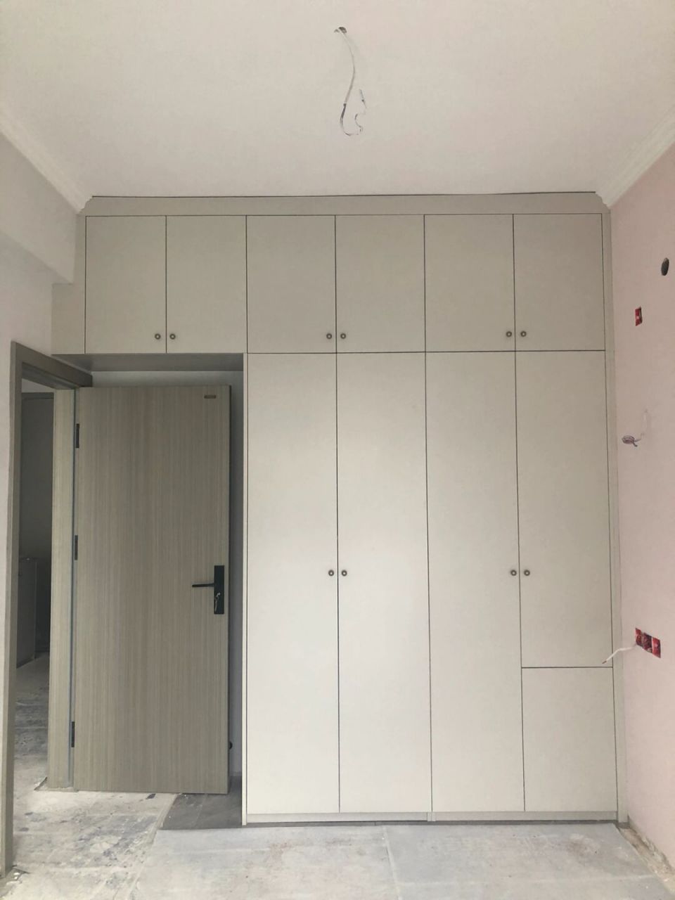 索菲亚定制衣柜月牙白18.5平2万6!