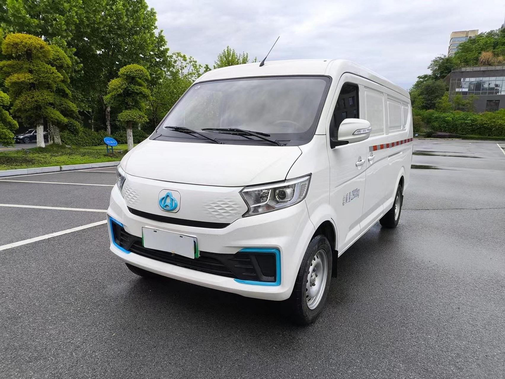 新能源面包车.23年上牌长安跨越星v7 ,搭载宁德时代41.