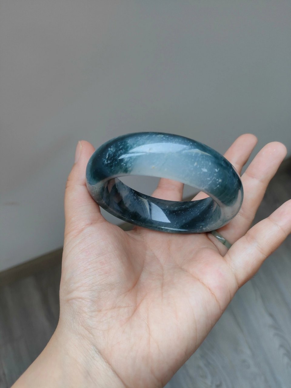 钠长石玉手镯 水沫子水沫玉钠长石飘蓝花 一只色种俱全的手镯 满圈飘