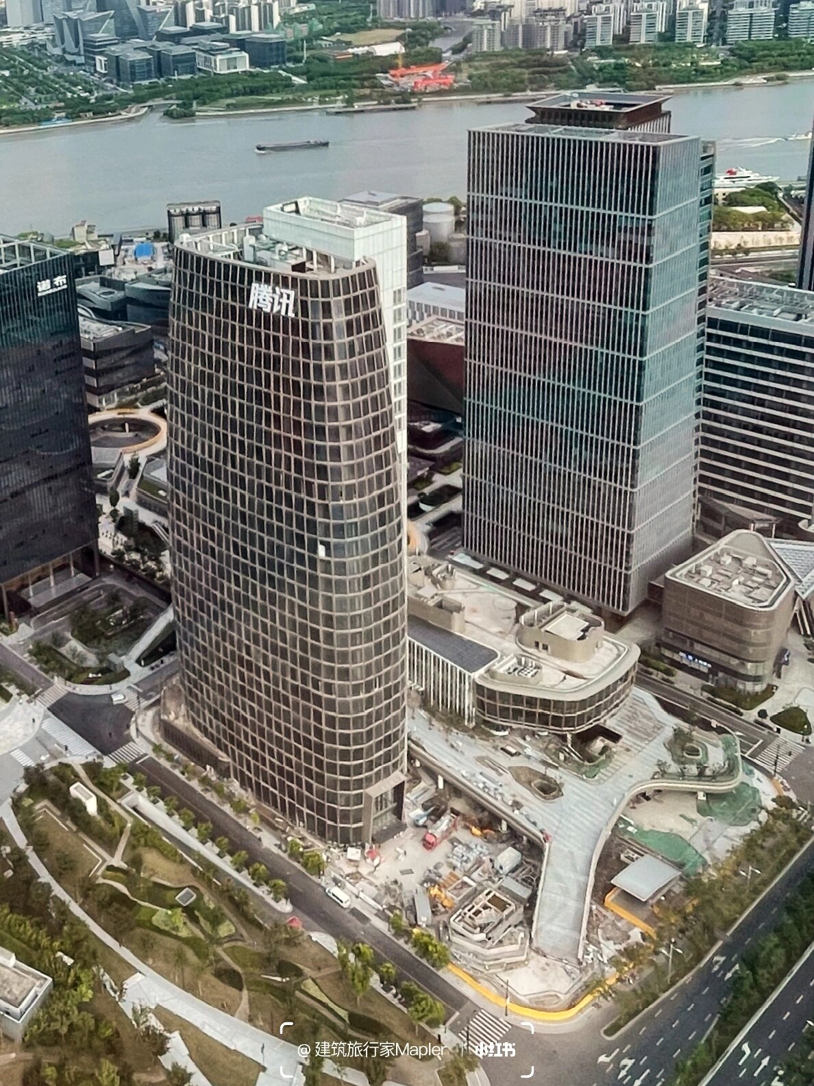 建筑旅行|腾讯滨江大厦-上海办公|吕元祥 建筑位于国际传媒港西北角.