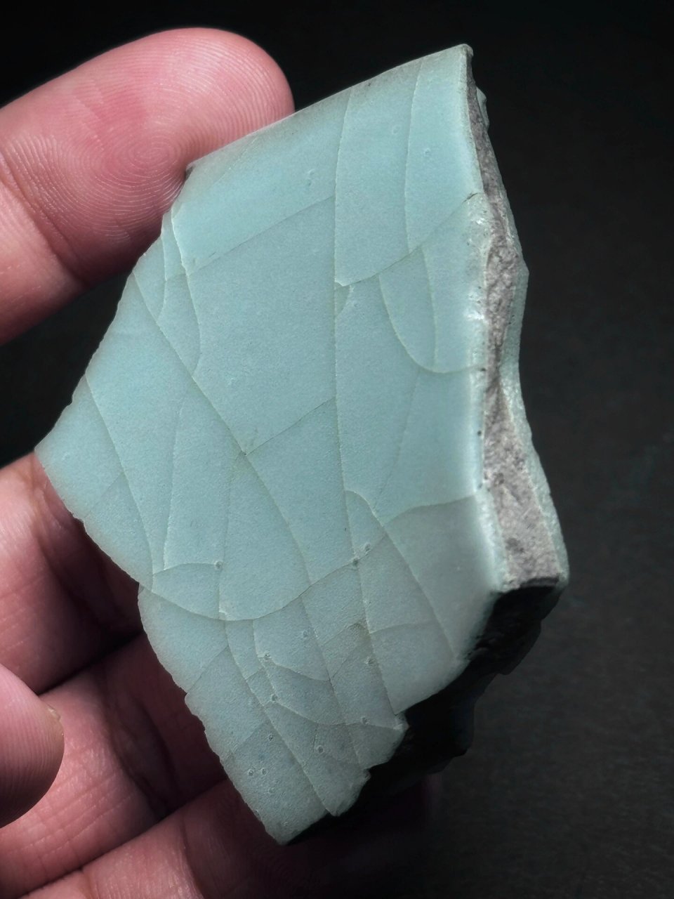 南宋官窑出戟尊标本 南宋官窑出戟尊标本(图三台北故宫博物院馆藏)