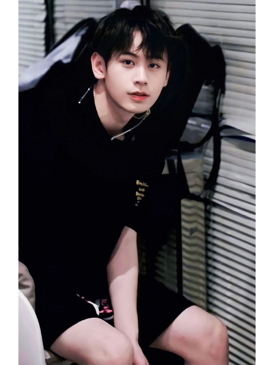 无畏壁纸⑤  自认为七七一眼惊艳的图 对于电竞选手来说,颜值只是一个