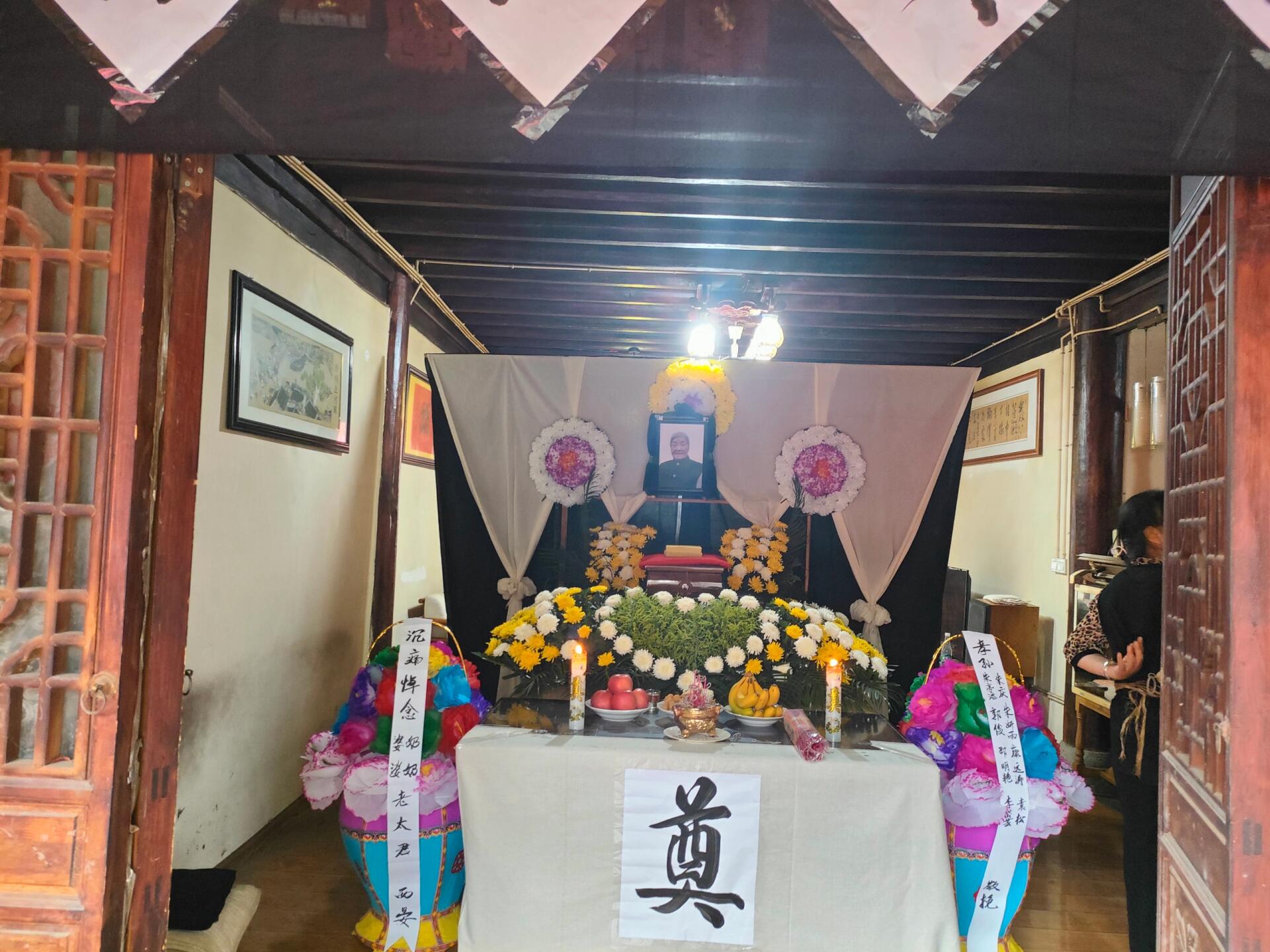 灵堂布置,围棺花,遗像花,灵车装饰
