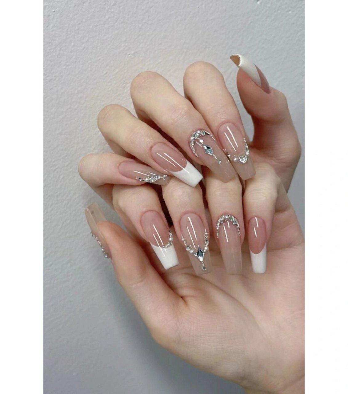 的气质美甲 一场秋雨一场寒,已经把小裙子收起来了,最近高冷高冷啊!