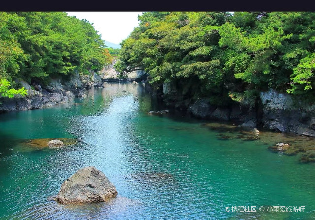 白龙潭位于北京市密云区,是一个美丽的山水景区,拥有壮观的瀑布_白