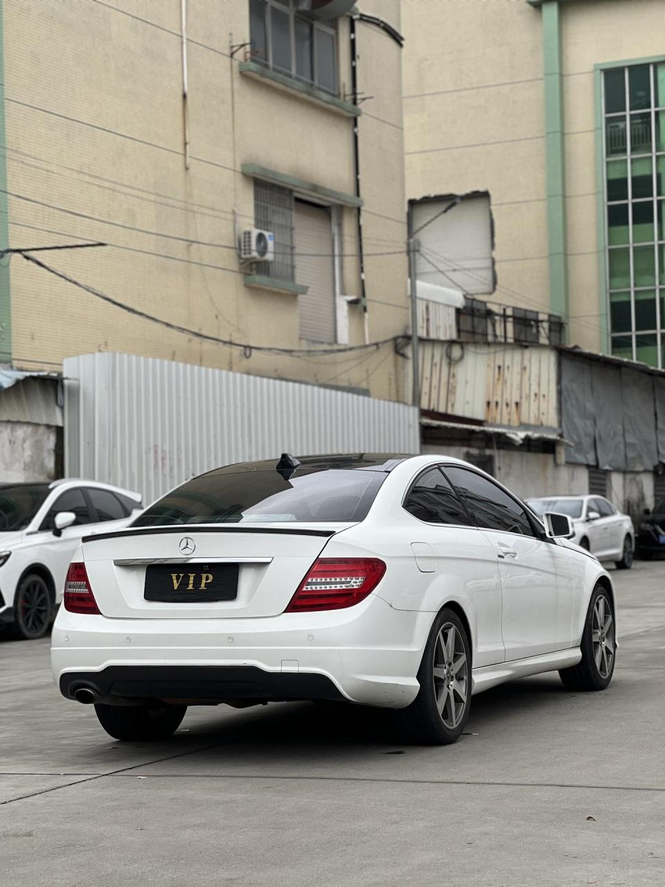 13款奔驰c180双门轿跑,手自一体,换挡拨片,自动空调,自动巡航等配置