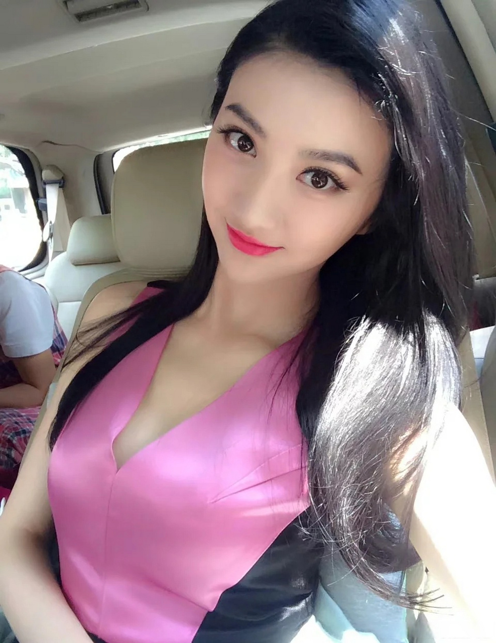 早期的景甜美艳总是毫不遮掩.