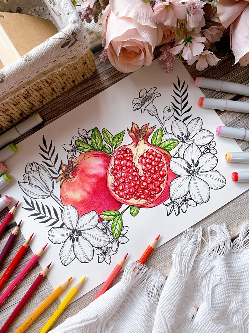 马克笔手绘#针管笔#创意线描#装饰画#石榴 使用工具: 99针管笔,油性