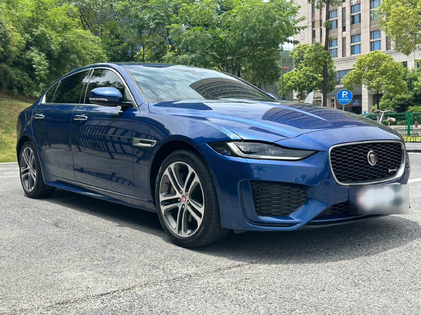 首付几万,全款十几万提宝蓝色超酷21款2.0t捷豹xel,小公里数3