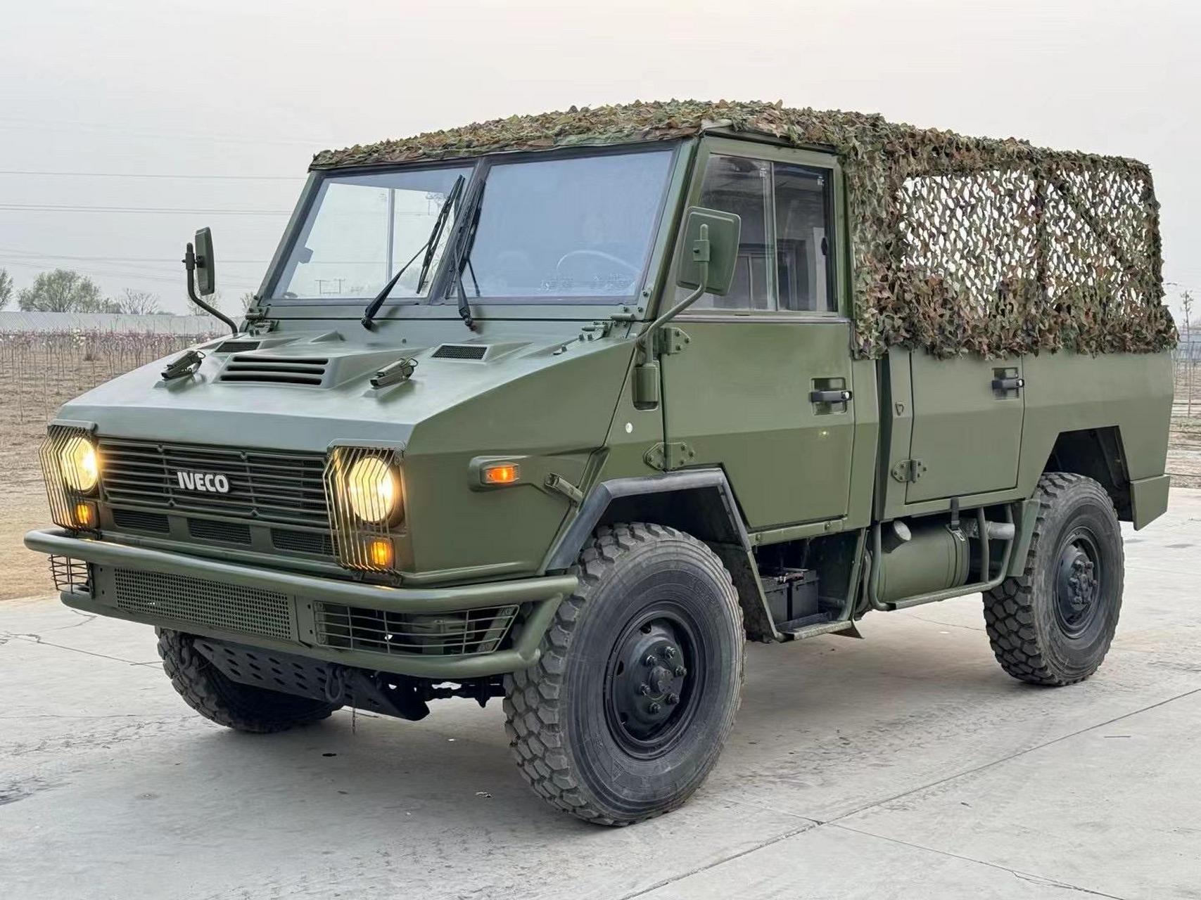 依维柯2046 野战多用途步兵.