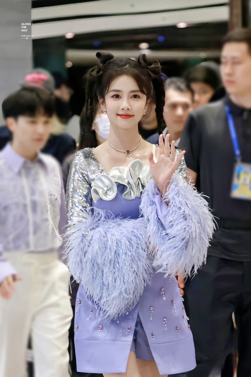 angleababy和白鹿泰国跑男造型谁更胜一筹?