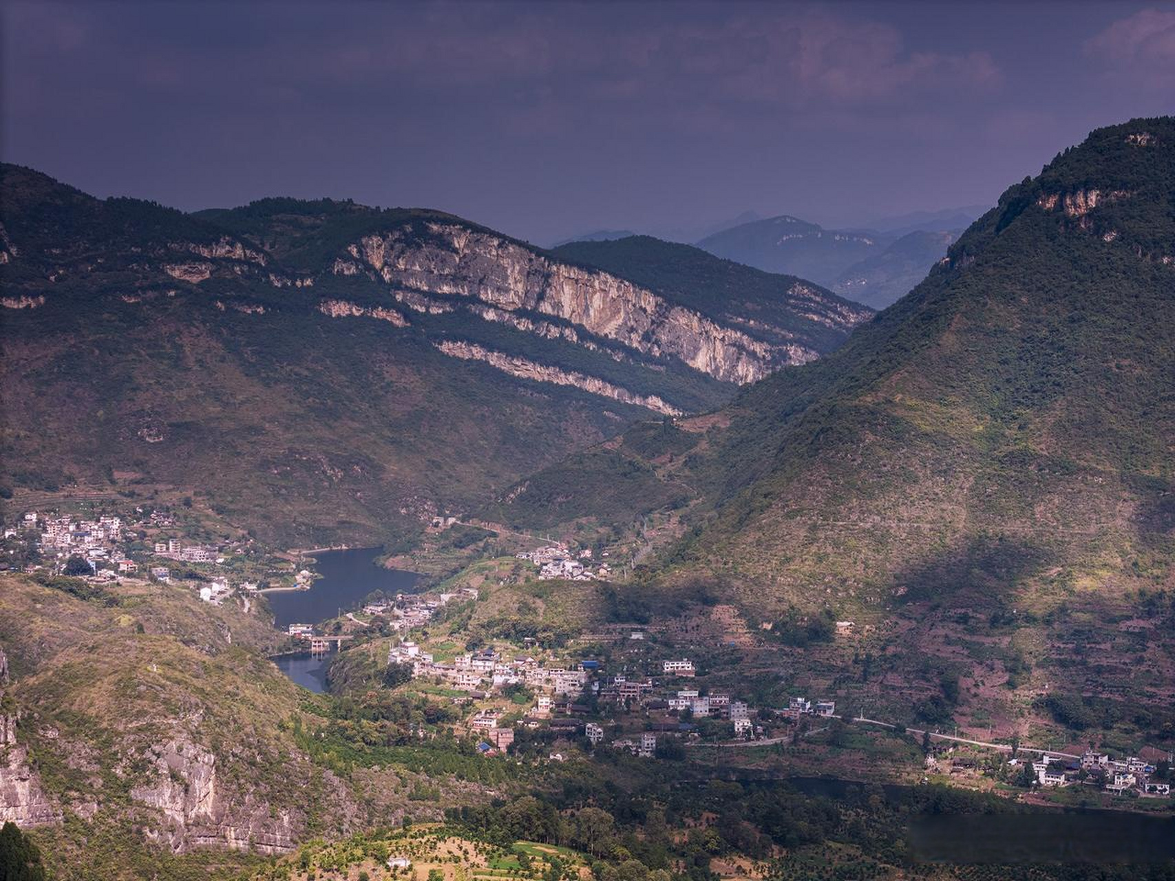 妙笔生花创作挑战黔北风光,桐梓河峡谷——桐梓河是赤水河最大的一级