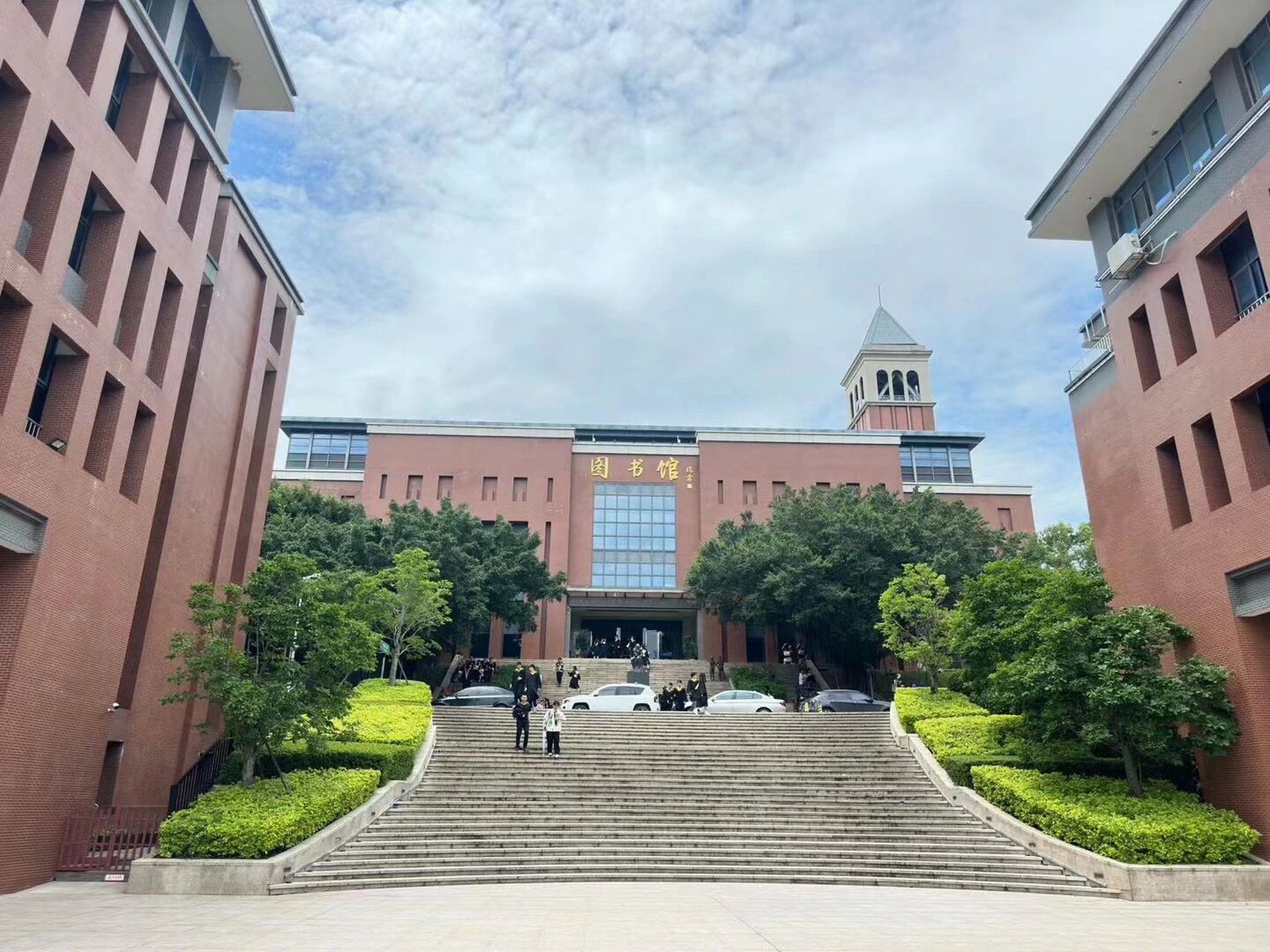 "小布达拉宫"～福州阳光学院怎么样?