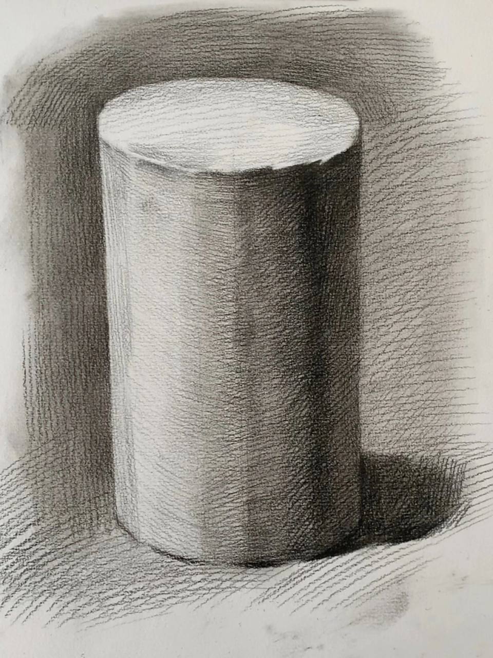 先画好几何体 才算是踏出素描第一步 	 本期教你画素描静物中的圆柱体