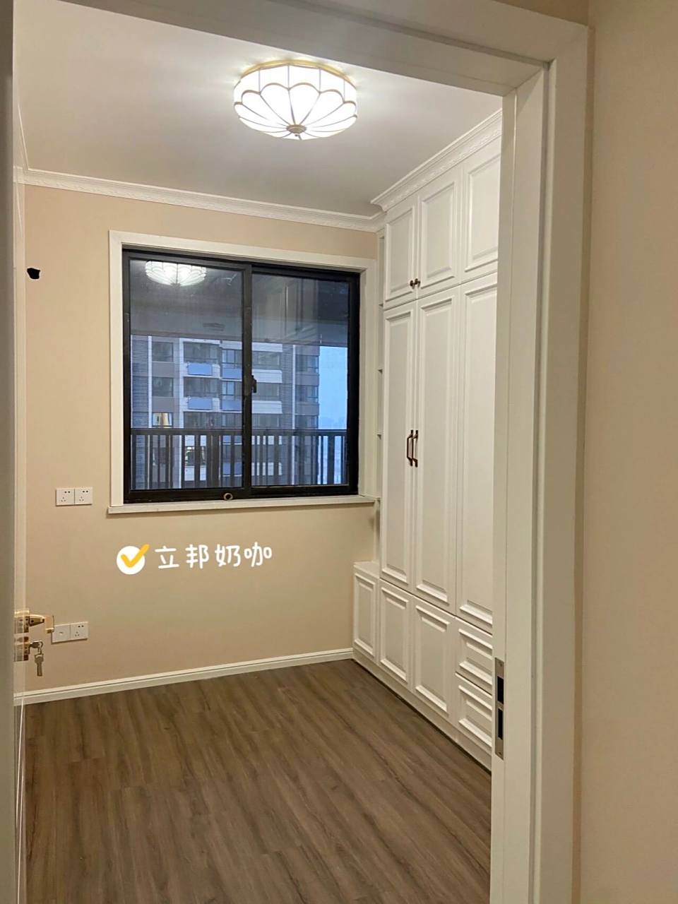 61 我家全屋客厅77餐厅77过道通刷的立邦～奶咖色乳胶漆 干了