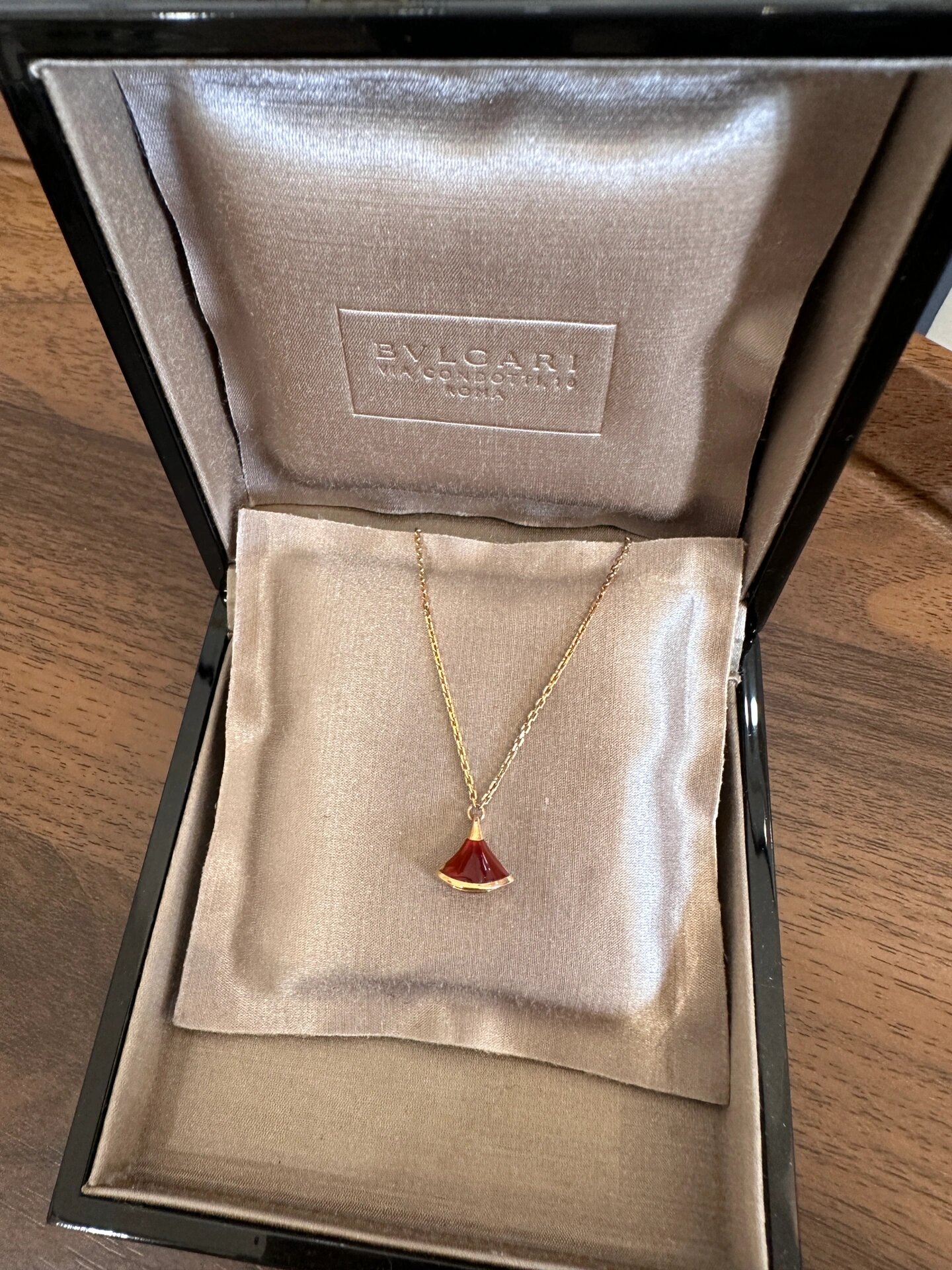 宝格丽红色小扇子项链5999