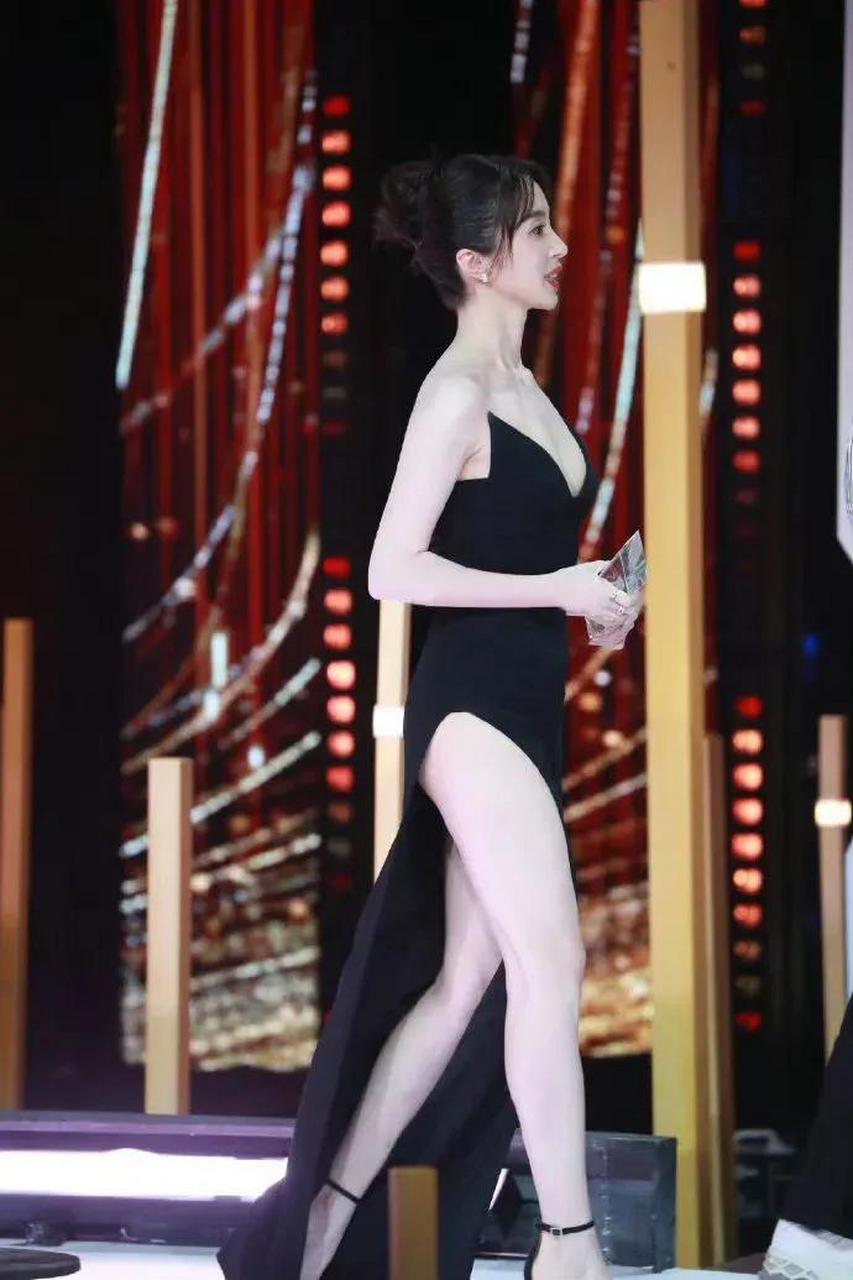 现在娱乐圈的女明星,十个有八个都是像胡冰卿这样白得发光!